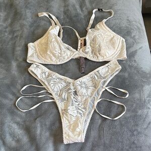 Victoria's Secret White Lace Bra